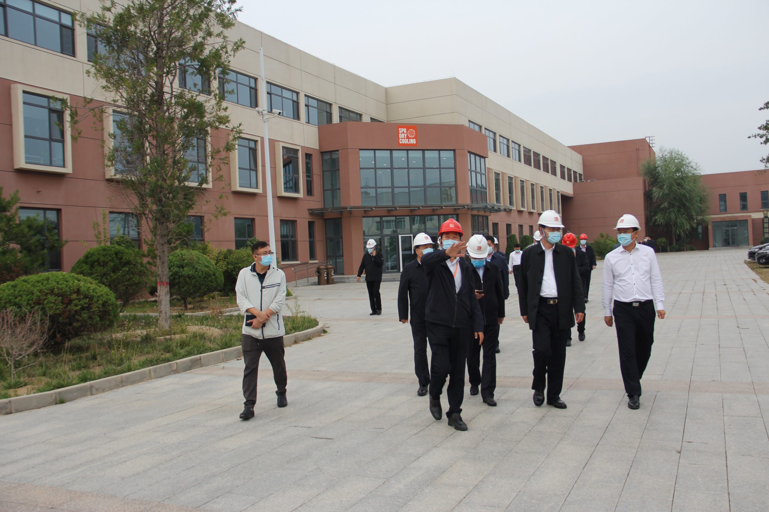 visit in manufacturing plant in Zhangjiakou (China), talking about global material shortage and energy crisis