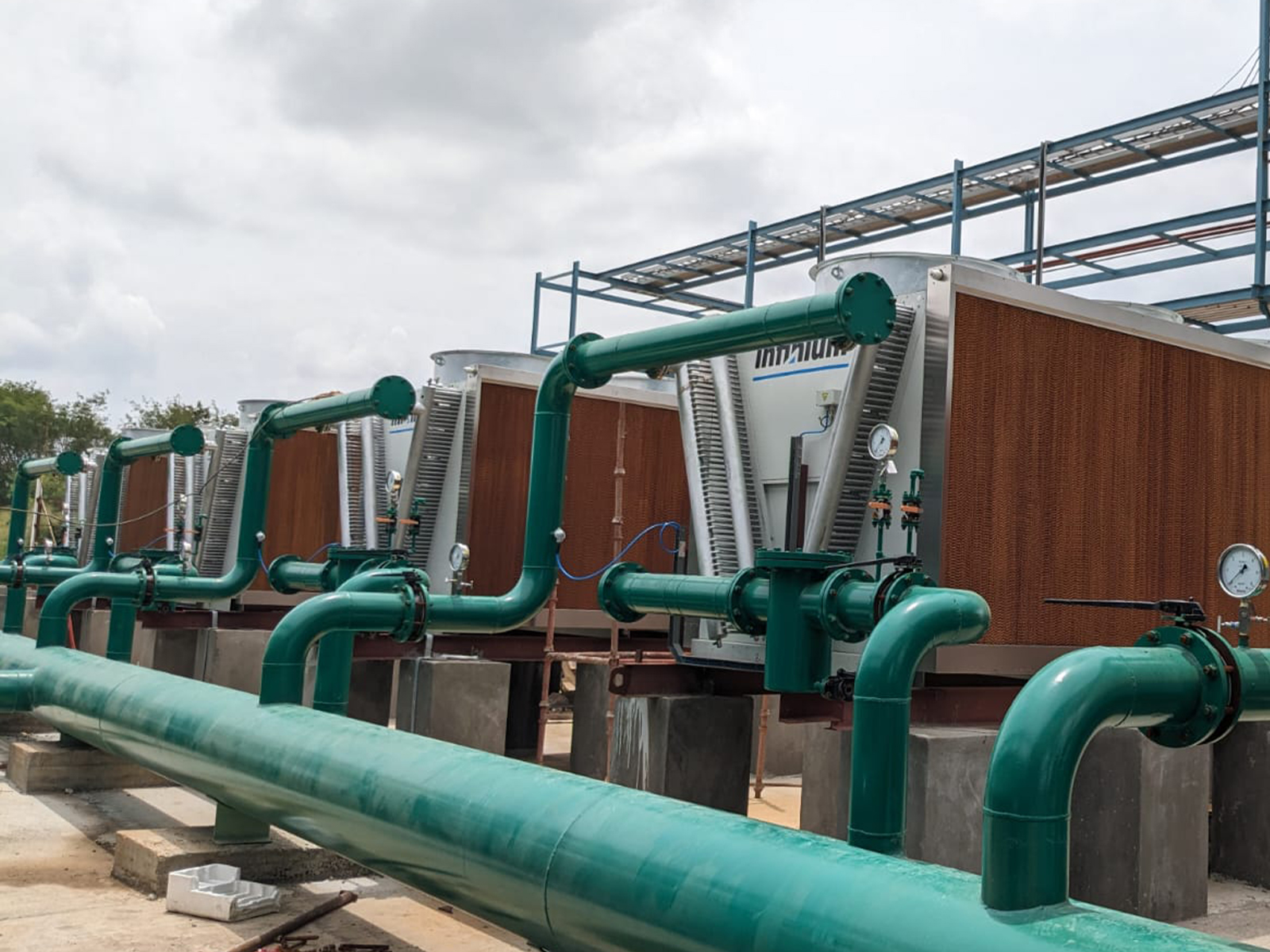 adiabatic cooling system for datacenters